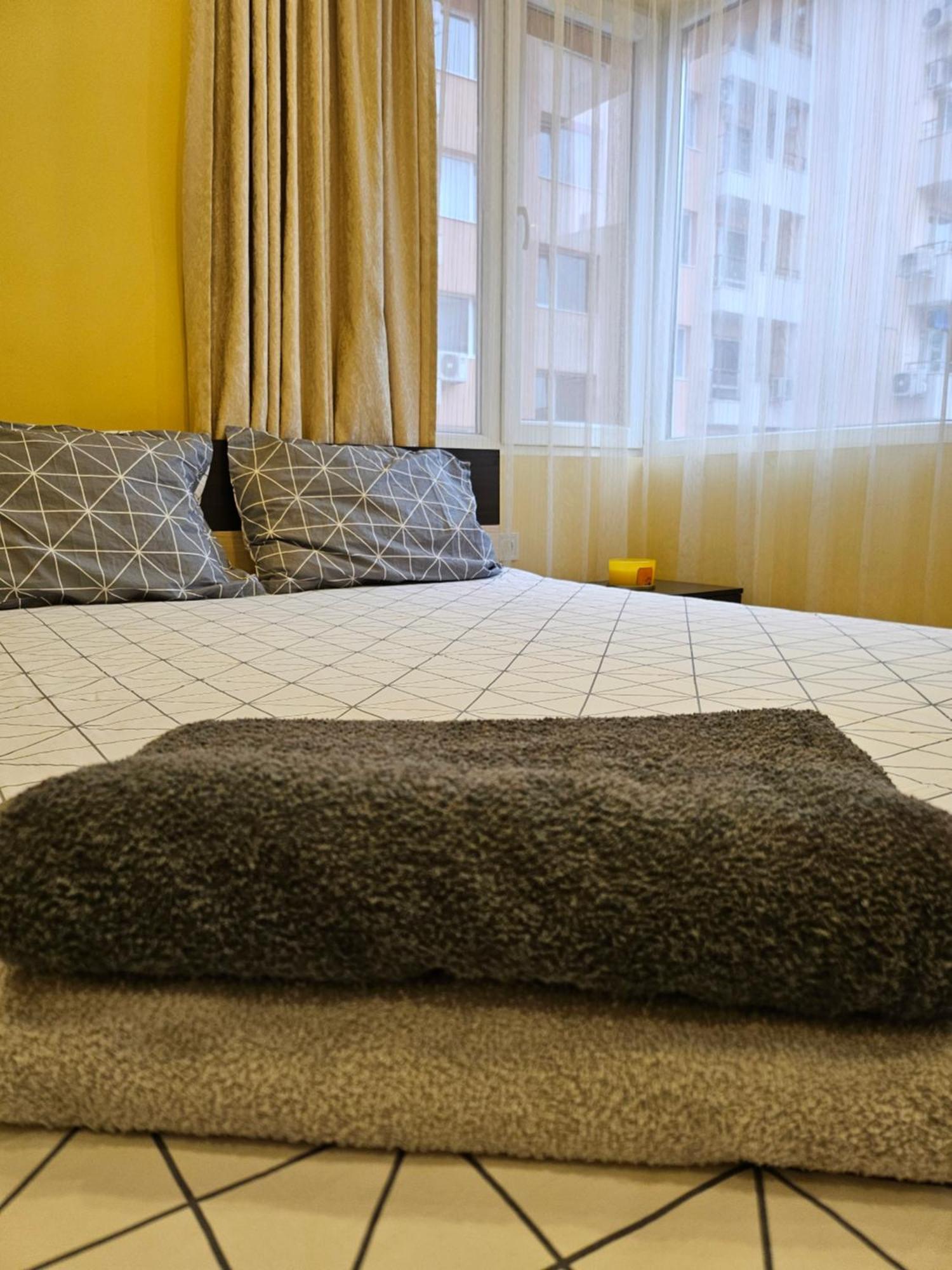 Apartment Plovdiv Esterno foto